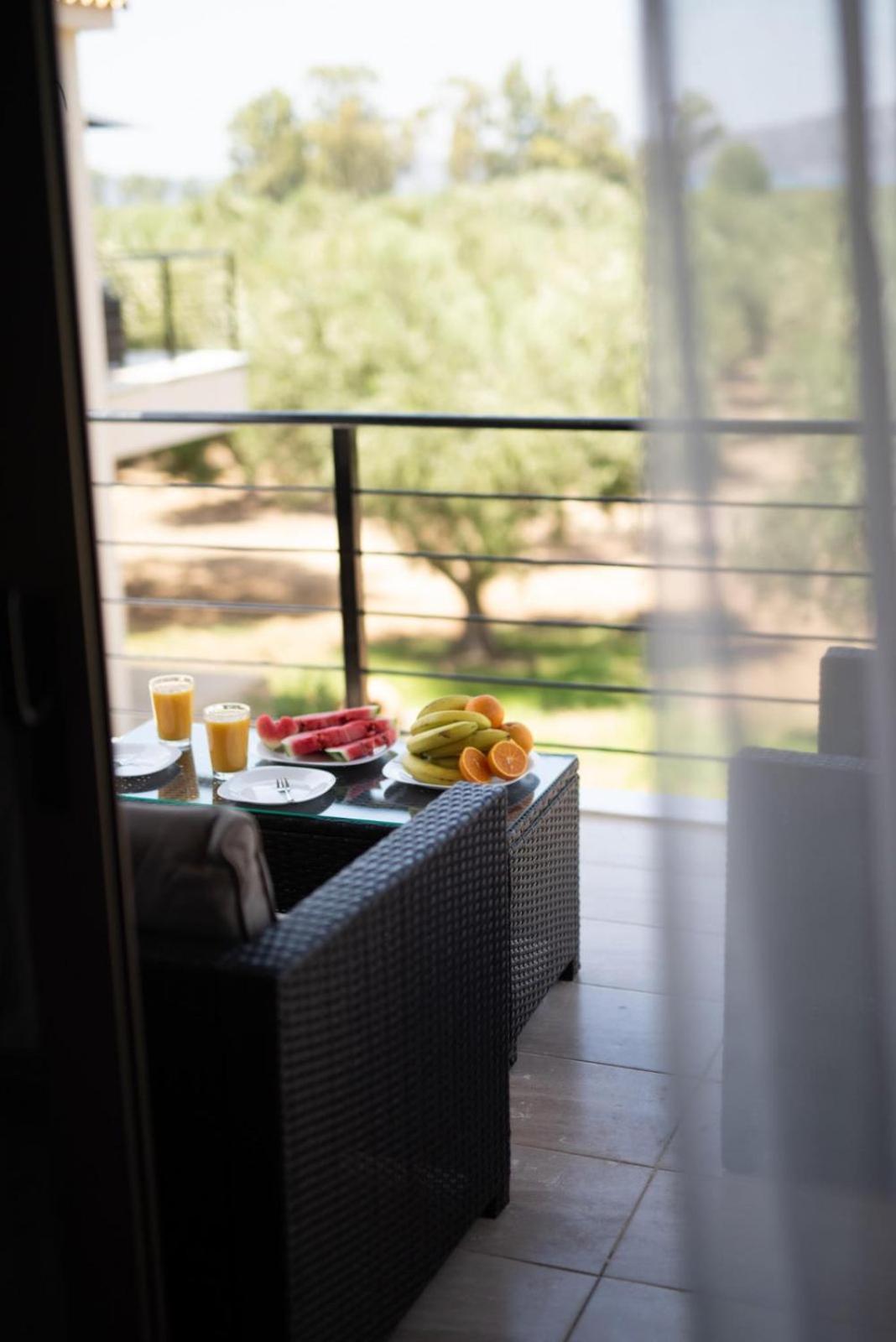 Three Charites Resort Gialova Exterior photo