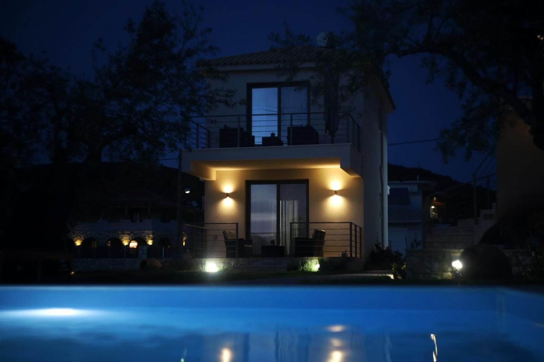 Three Charites Resort Gialova Exterior photo